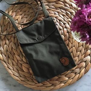 Fjallraven Small Crossbody Pouch Bag